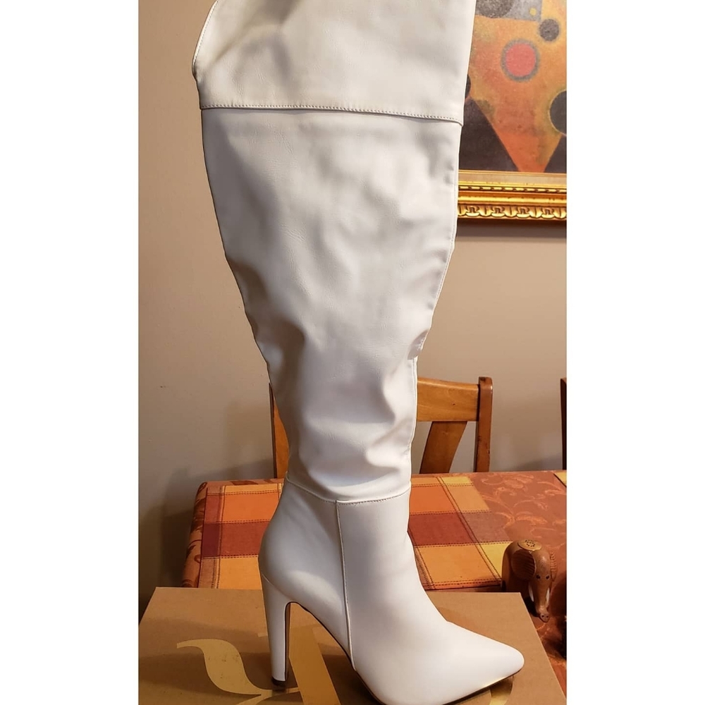 New Over-Knee white faux leather heeled boots, sz 8